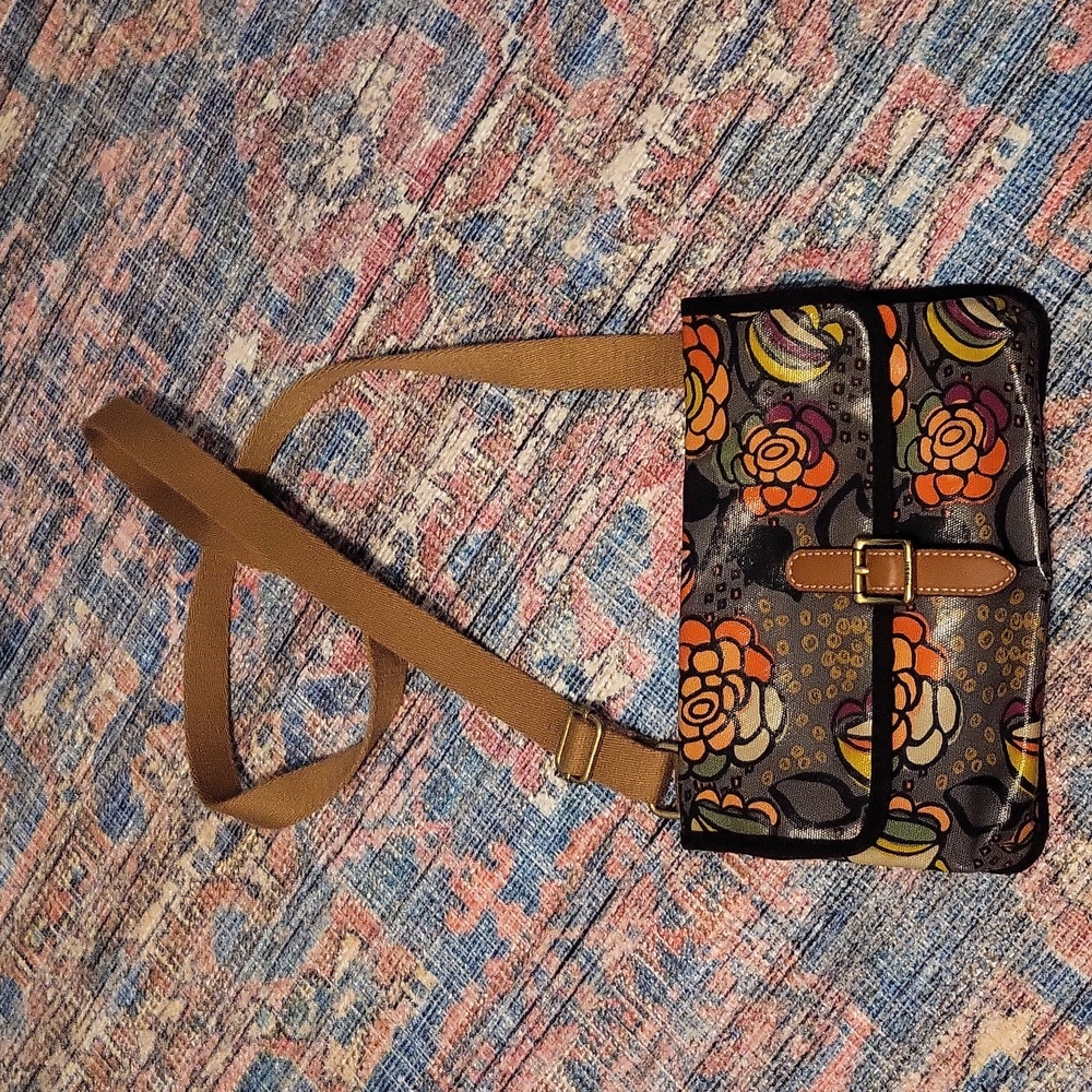 Fossils crossbody purse- leather- floral